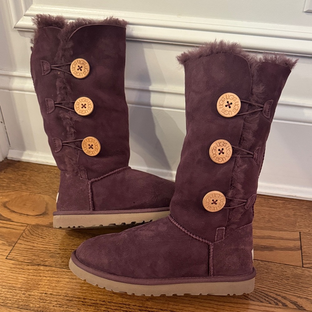 UGG Women's Eggplant color / Dark Purple sheepskin Suede Boots
